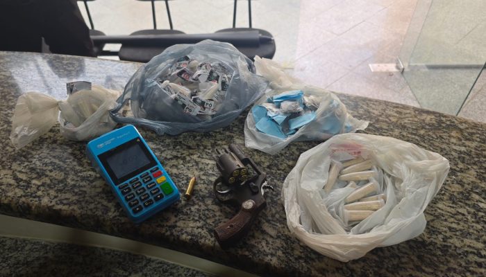 05.08.2025.Operação Bloqueio prende três suspeitos de tráfico de drogas no bairro Jaqueira
