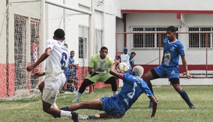 Inter Califórnia (branco) garantiu a vaga na final ao vencer o Jogada Certa. Foto: João Vitor Dias/Seco