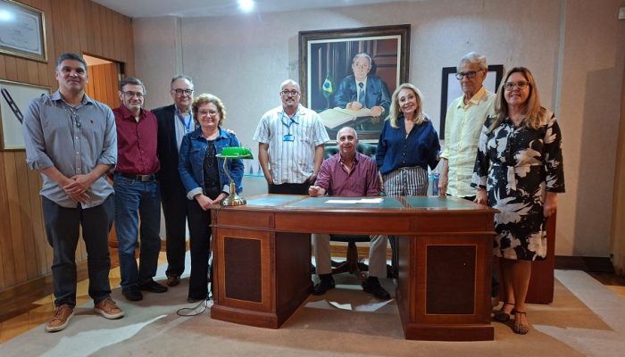 Assinatura de convênio com o Observatório Nacional