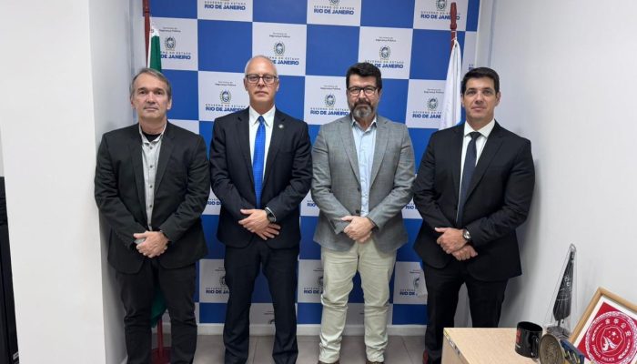 Coronel Henrique,  secretário da Sesp, Victor dos Santos, secretário de Segurança Cidadã de Maricá, coronel Júlio Veras, e o chefe de gabinete da Sesp, coronel Fábio Pinho. Foto - Divulgação