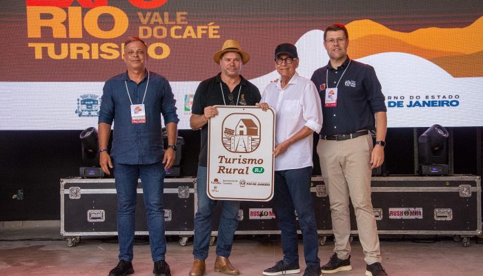 Entrega da placa do Turismo Rural_Crédito João Miguel Junior