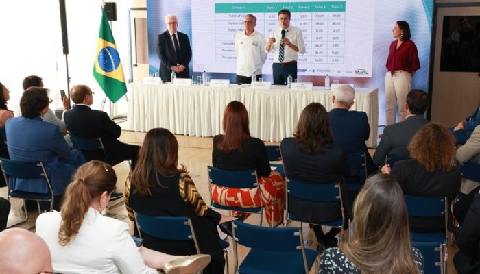 Ministro da Educação, Camilo Santana, durante a divulgação dos resultados do Enamed 2025 - Foto: LUla Lopes/MEC