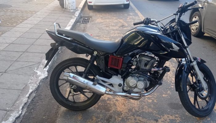 Guarda Municipal flagra adolescente empinando moto próximo a escola em Volta Redonda (2)