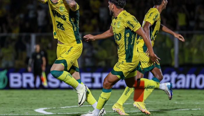 Jogos de hoje: quem joga no futebol e onde assistir (05/05/2025)