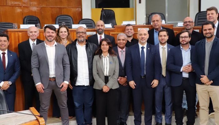 Prefeitos e representantes de municípios da região participaram do evento.  (Foto - Divulgação TCE)