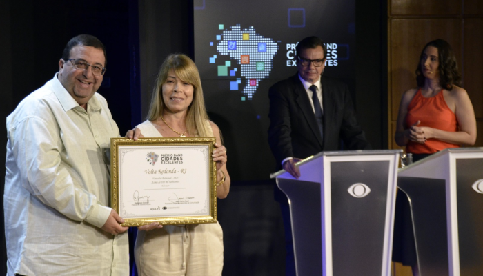 O deputado estadual Munir Neto representando o prefeito Antonio Francisco Neto  na solenidade.